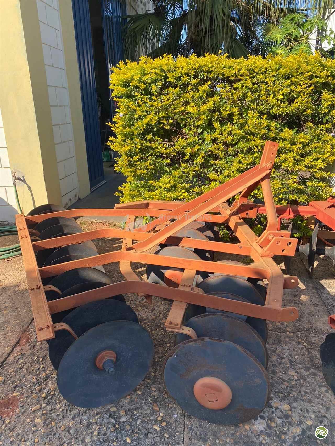 IMPLEMENTOS AGRICOLAS GRADE NIVELADORA GRADE HIDRÁULICA Araras Tratores ARARAS SÃO PAULO SP